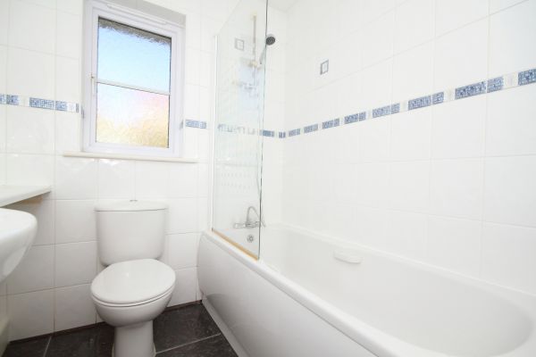 Cost of Shower Window Replacement in Chula Vista